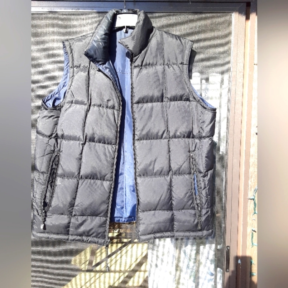 Mens Black Down Filled Vest Reversable Large GUC